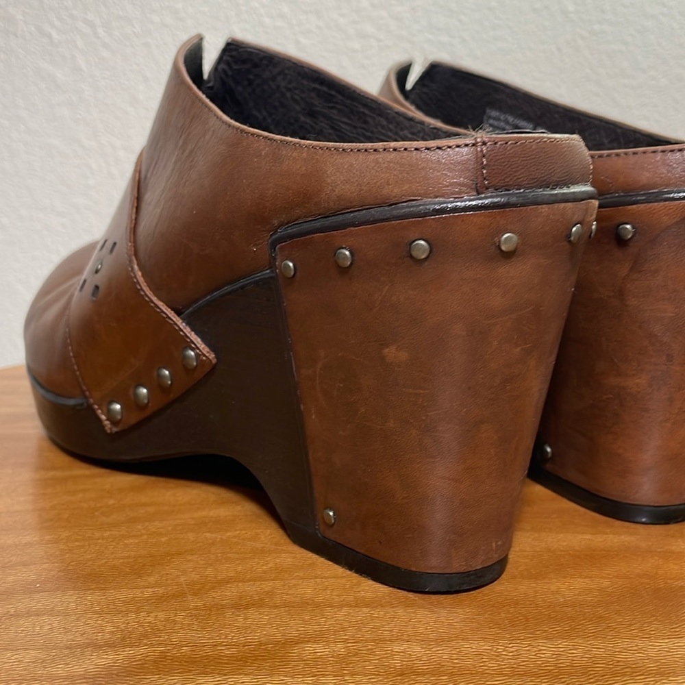 Women's Dansko Francine Leather Clog Brown Studded Slip On Size 40/9.5-10 - Picture 10 of 16